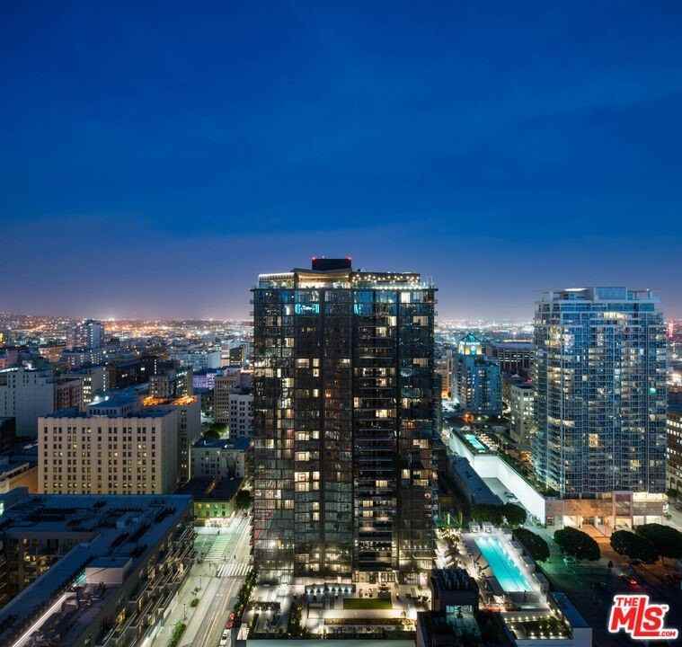 801 South Olive Street #PH4 - Photo 2 of 49