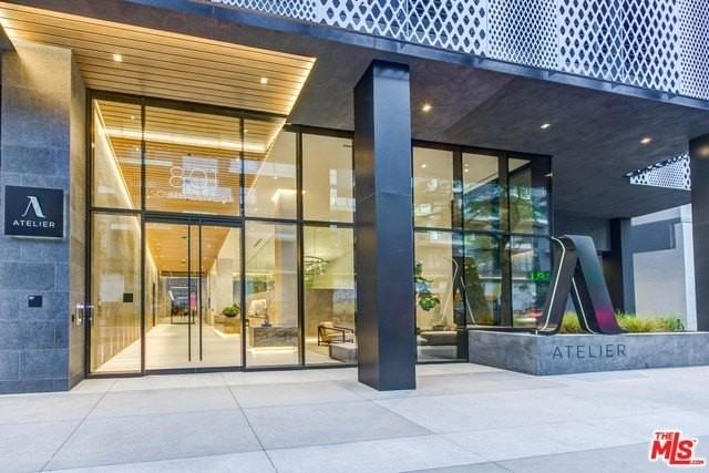 801 South Olive Street #PH4 - Photo 4 of 49