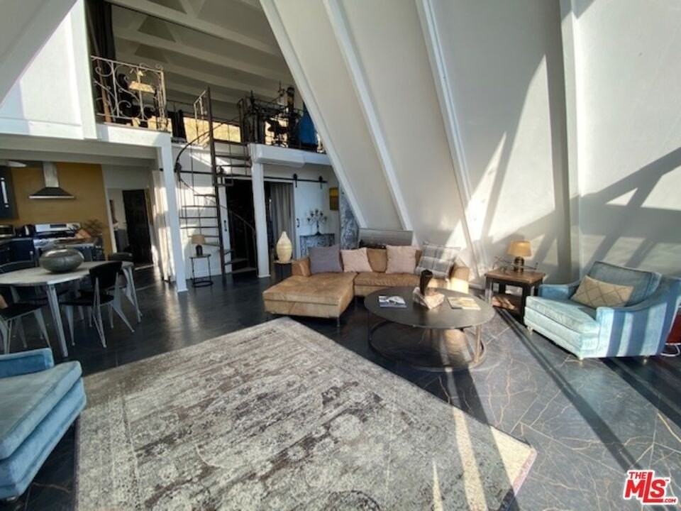 2144 Sunset Plaza Drive - Photo 3 of 41