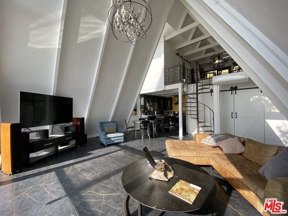 2144 Sunset Plaza Drive - Photo 5 of 41