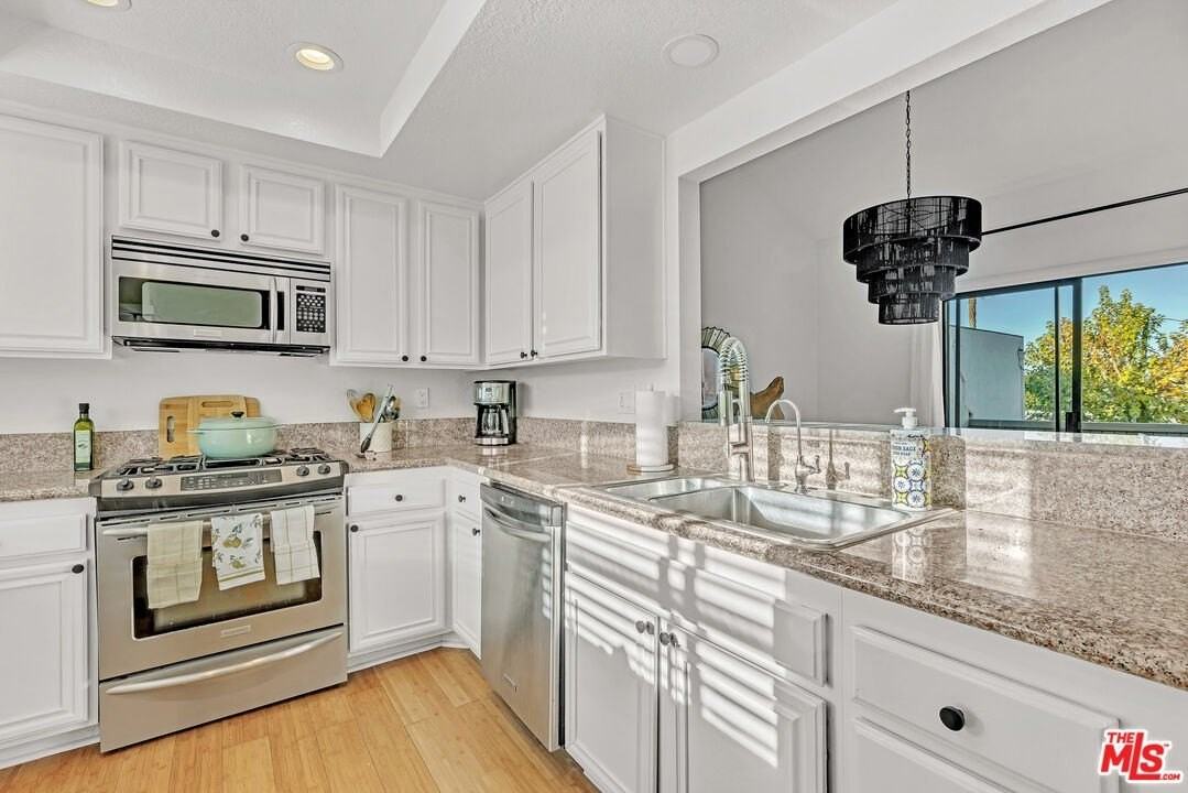 2336 Elden Avenue #D - Photo 5 of 50