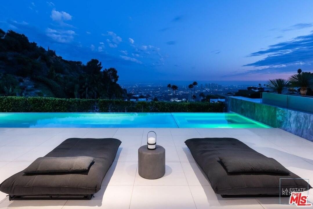 1814 North Doheny Drive - Photo 7 of 50