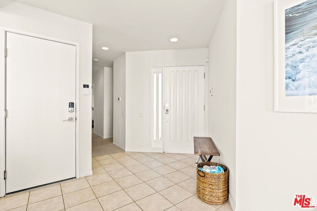 3616 The Strand #C - Photo 6 of 34