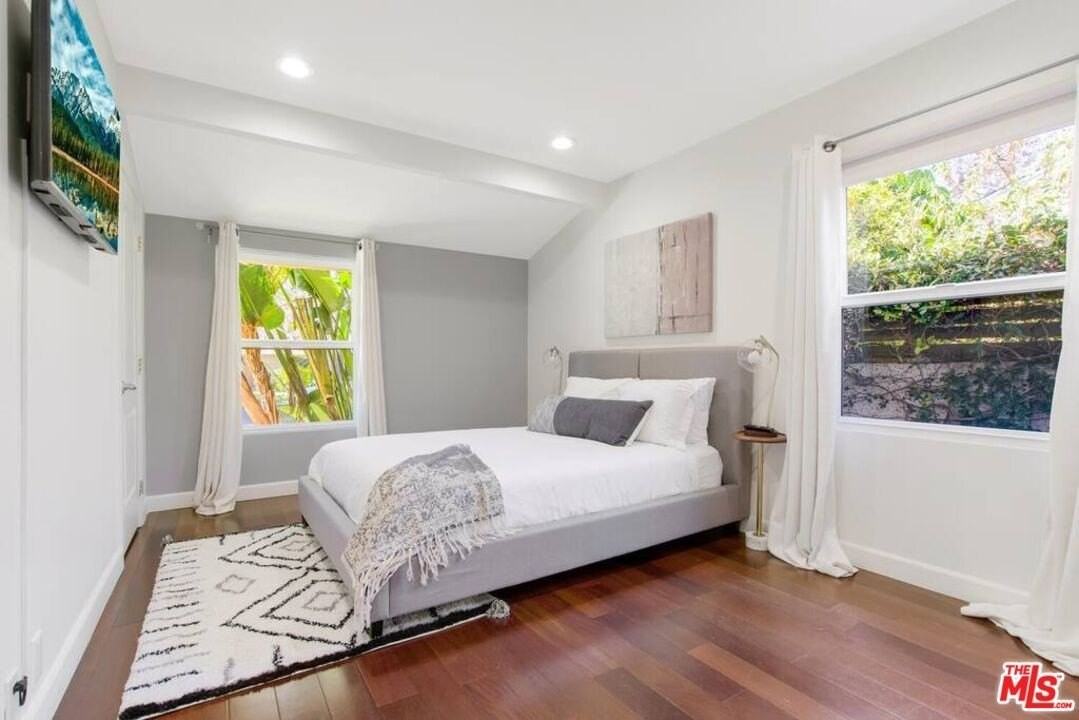 4240 Matilija Avenue - Photo 6 of 40