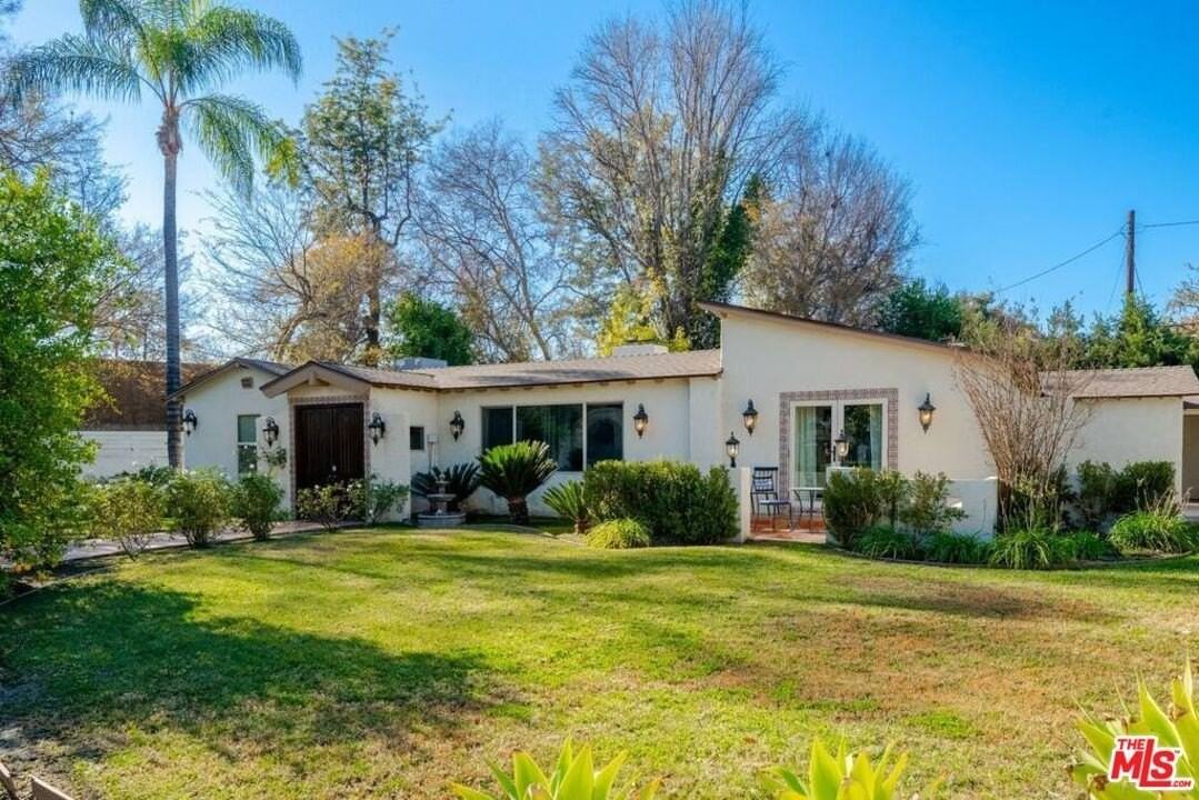 4555 Mariota Avenue - Photo 2 of 50