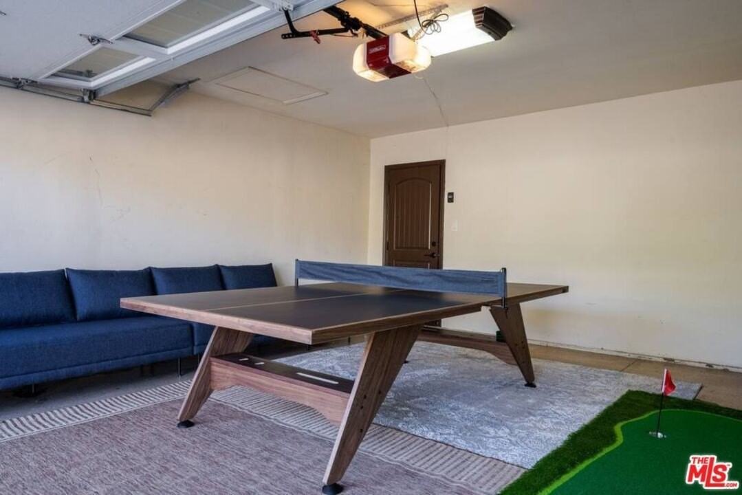 4555 Mariota Avenue - Photo 5 of 50