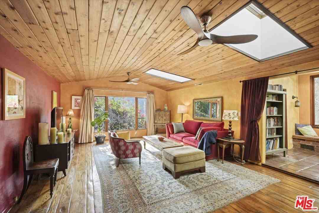 809 Basin Drive - Photo 2 of 50