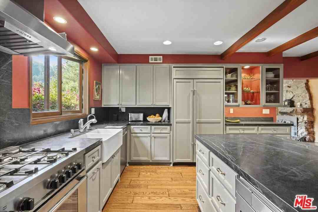 809 Basin Drive - Photo 6 of 50