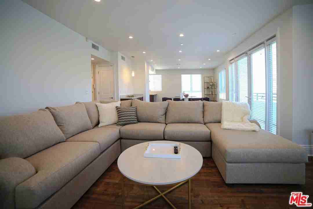 907 South Shenandoah Street #301 - Photo 5 of 32