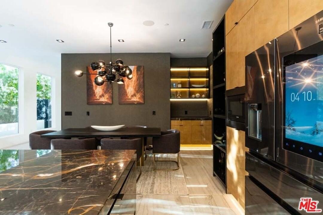 11658 Morrison Street - Photo 3 of 40