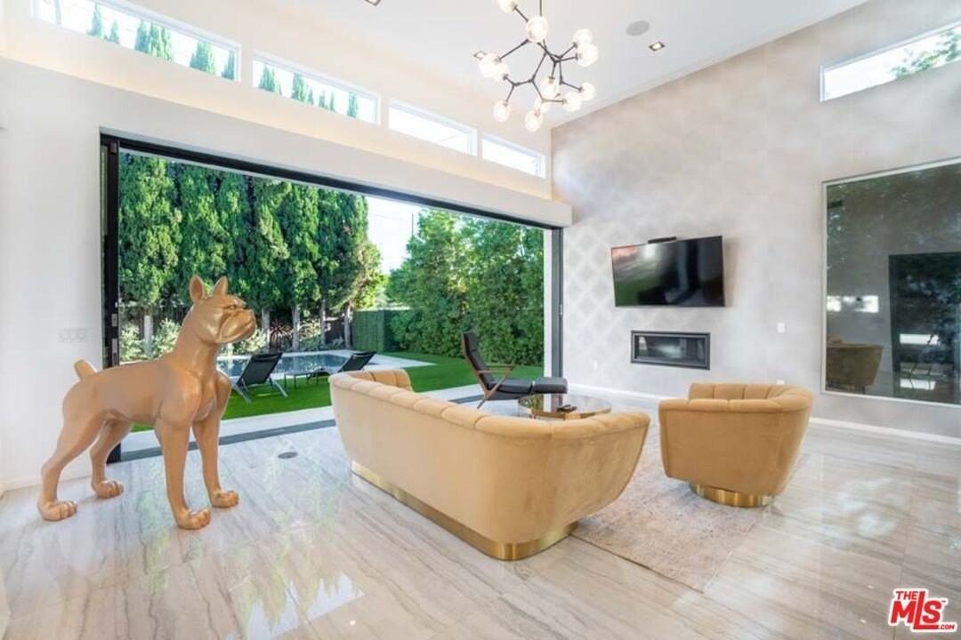 11658 Morrison Street - Photo 6 of 40