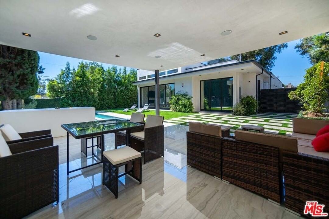 11658 Morrison Street - Photo 7 of 40