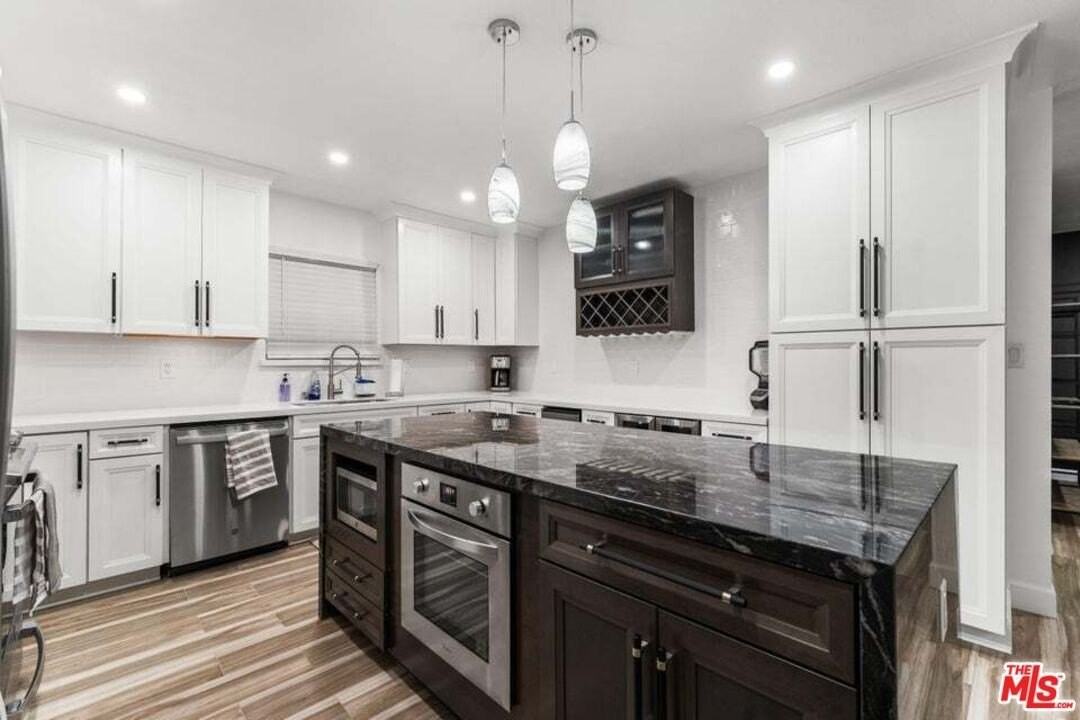 40529 12th Street West - Photo 7 of 36