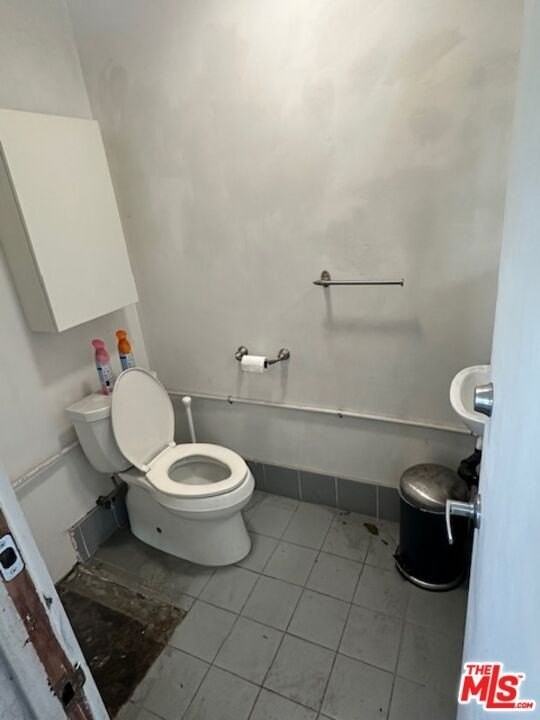 8032 West Third Street #104 - Photo 5 of 8