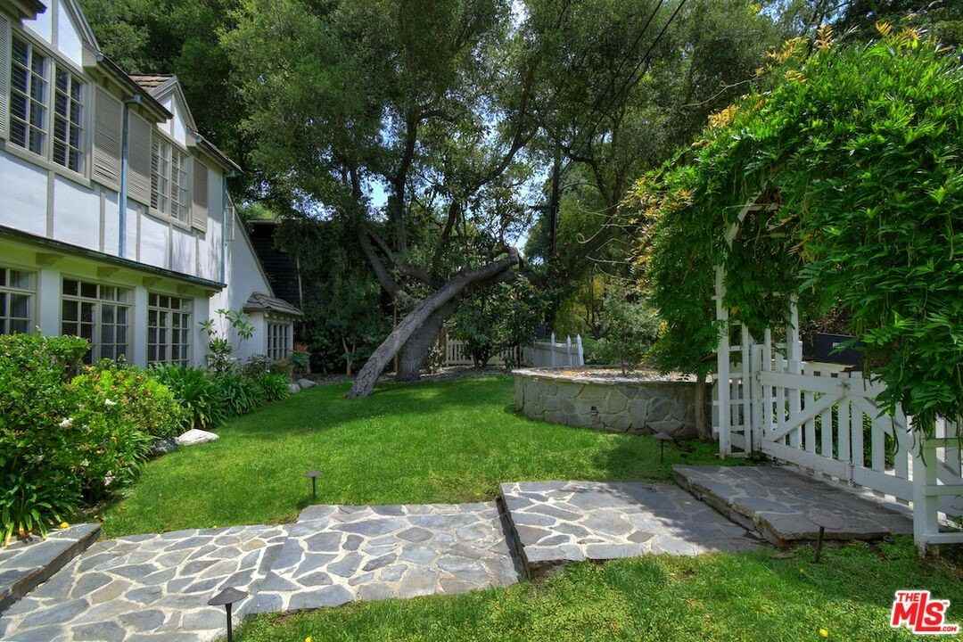 3254 Oakdell Road - Photo 6 of 49