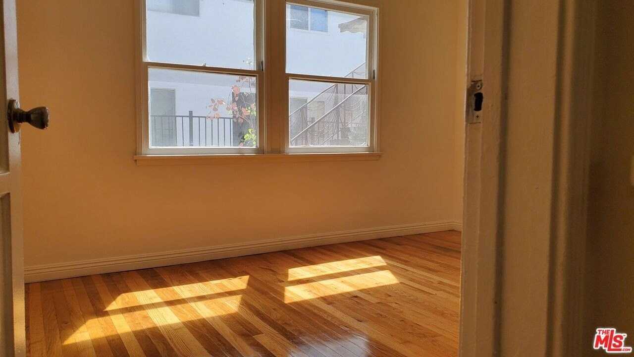 11202 Camarillo Street #11204 - Photo 3 of 9