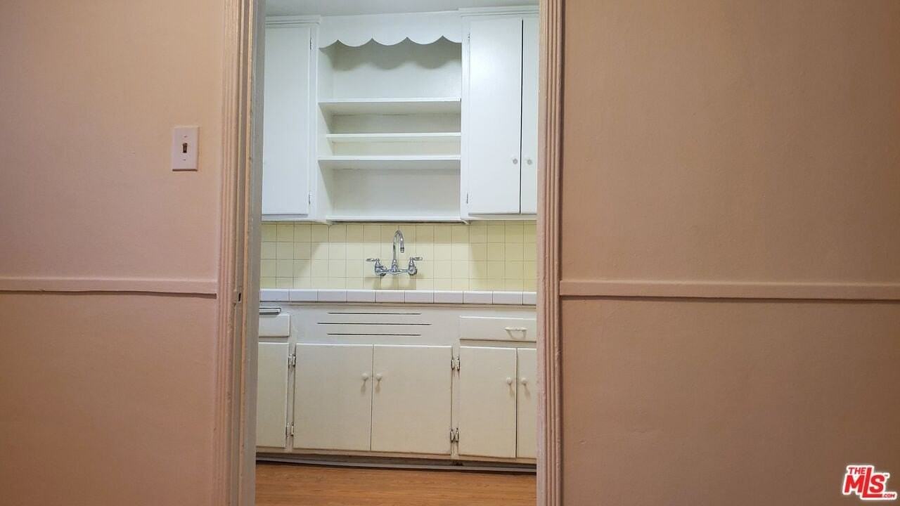 11202 Camarillo Street #11204 - Photo 6 of 9