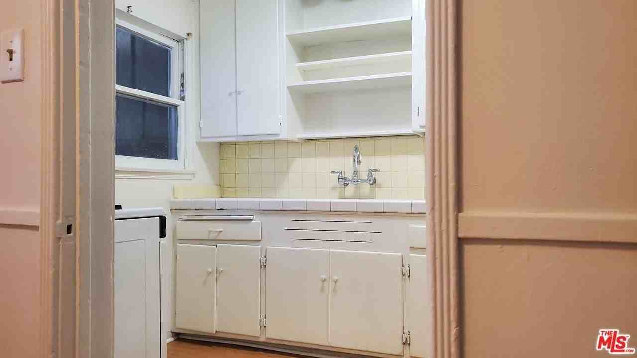 11202 Camarillo Street #11204 - Photo 7 of 9