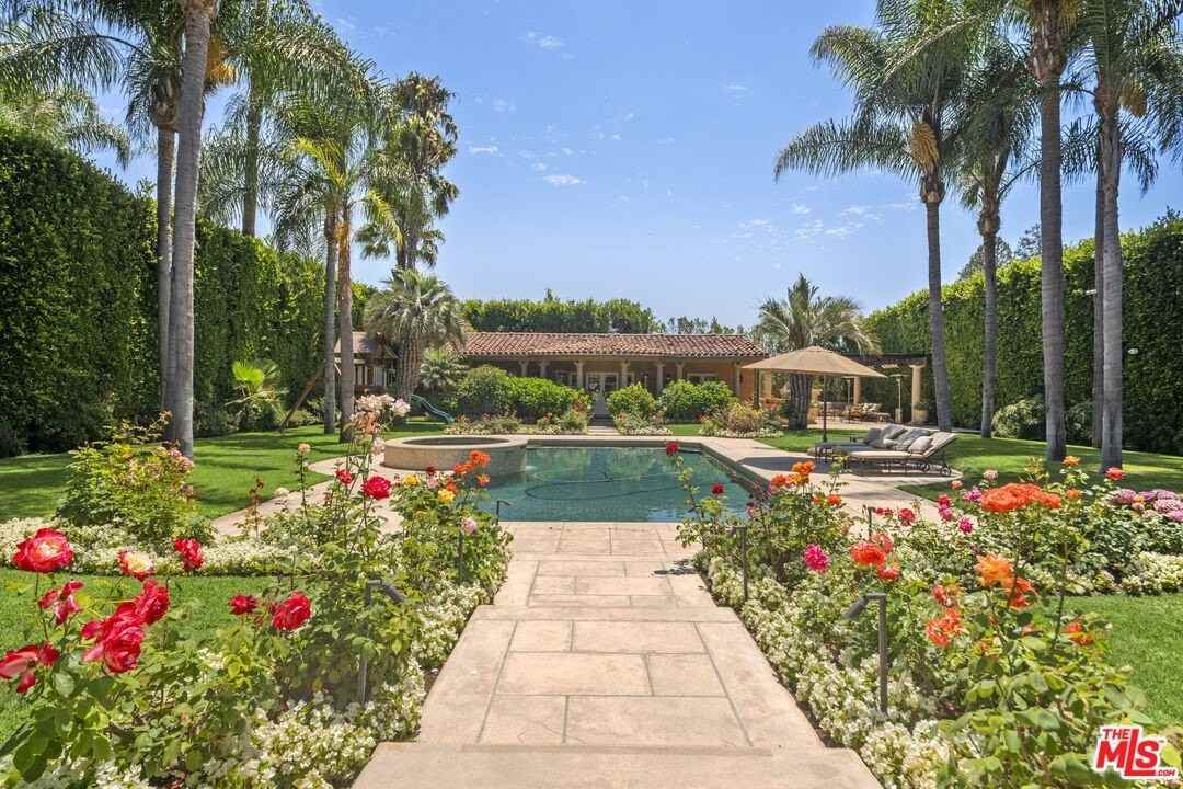 1008 Lexington Rd - Photo 3 of 42