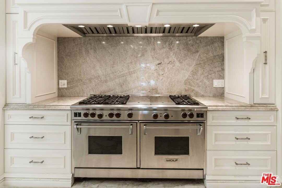 1008 Lexington Rd - Photo 7 of 42