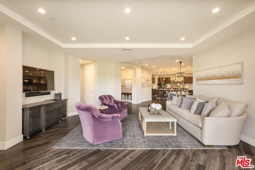 460 North Palm Drive #403 - Photo 3 of 26