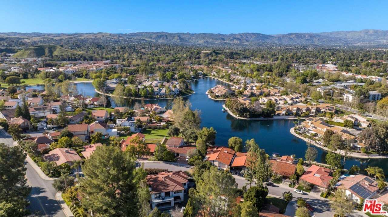 23136 Park Contessa - Photo 2 of 32