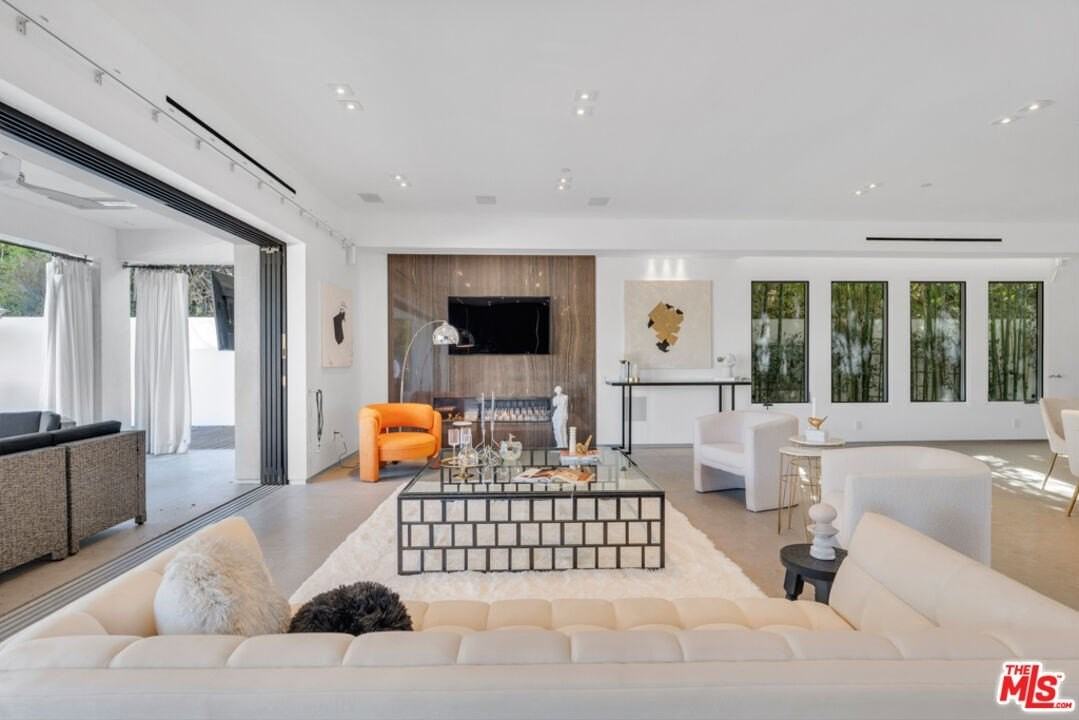 23136 Park Contessa - Photo 4 of 32