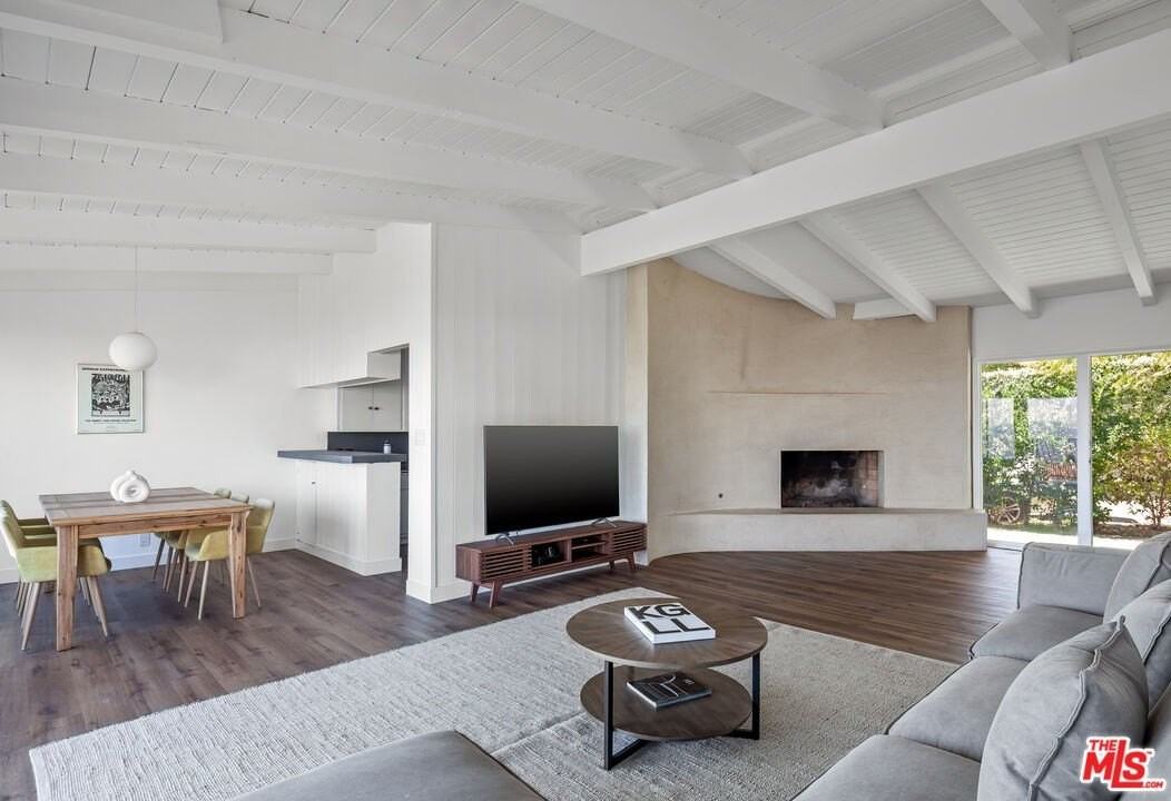 9432 Sierra Mar Place - Photo 7 of 45