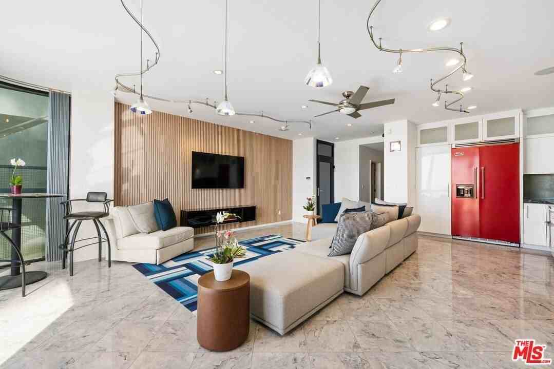 3007 Ocean Front Walk - Photo 6 of 33