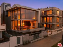 featured image of 2911 Ocean Front Walk