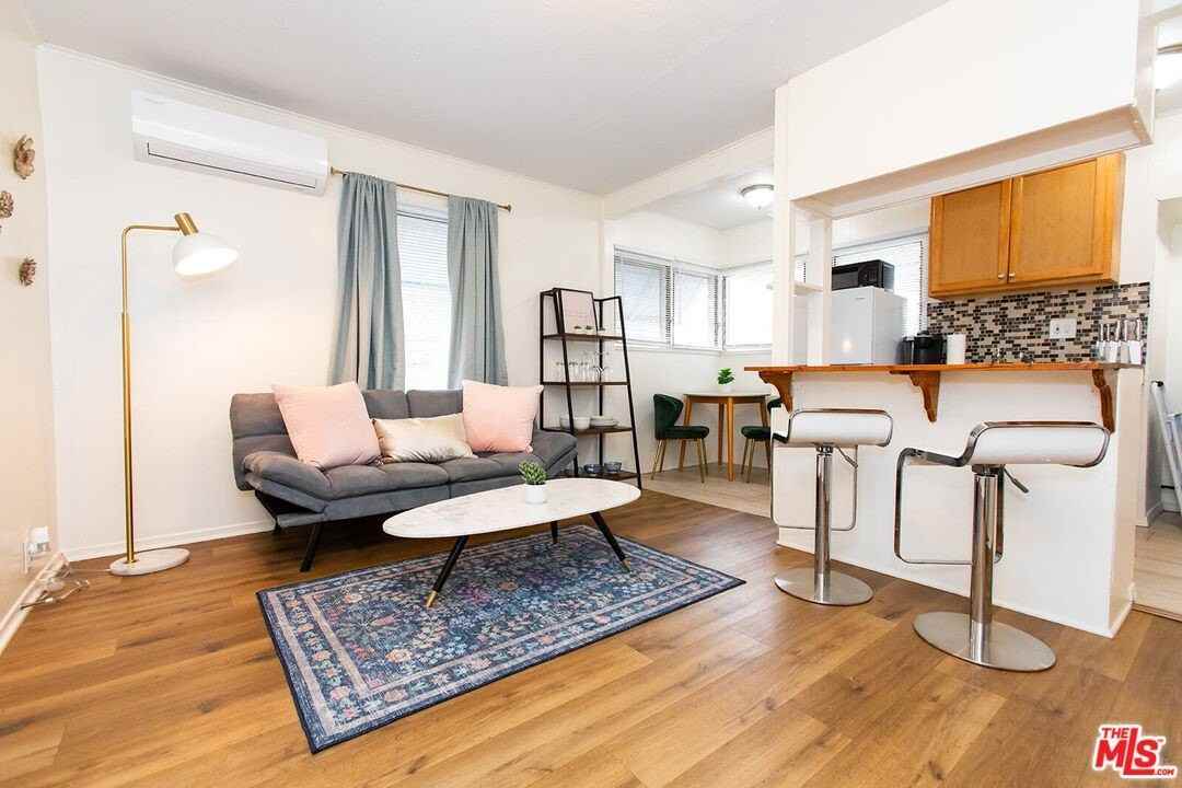 313 Fischer Street #B - Photo 5 of 41