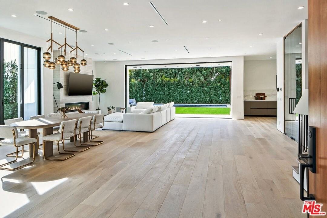 211 Veteran Avenue - Photo 5 of 50