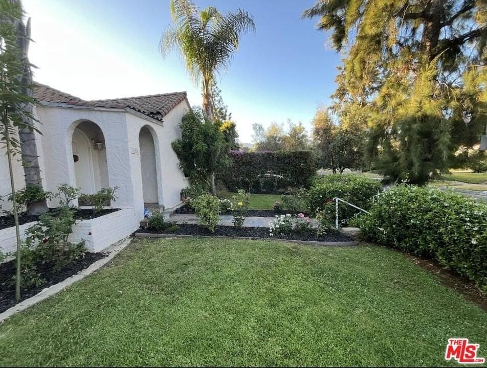 101 North La Peer Drive - Photo 2 of 33