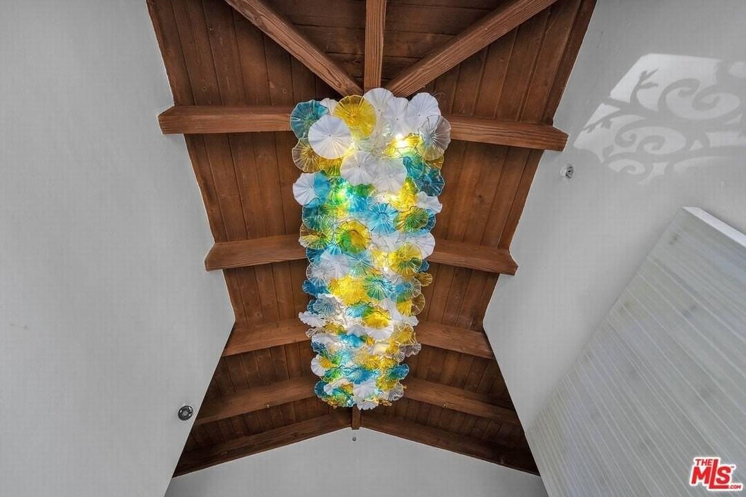 3110 Benedict Canyon Dr - Photo 3 of 50