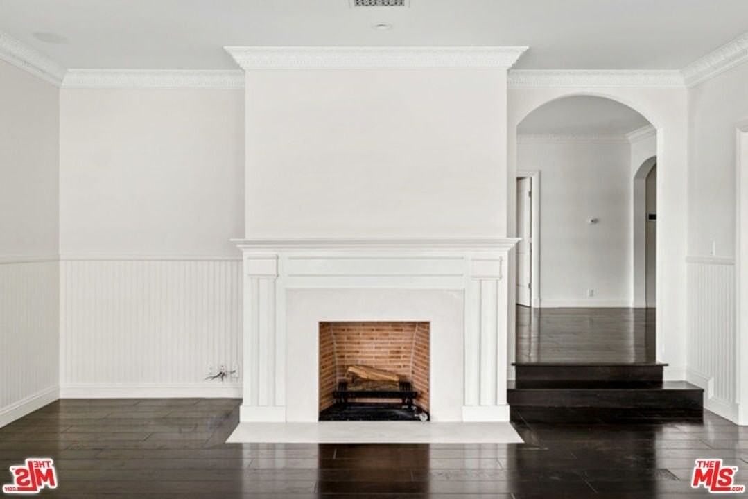 9243 Doheny Road - Photo 2 of 17