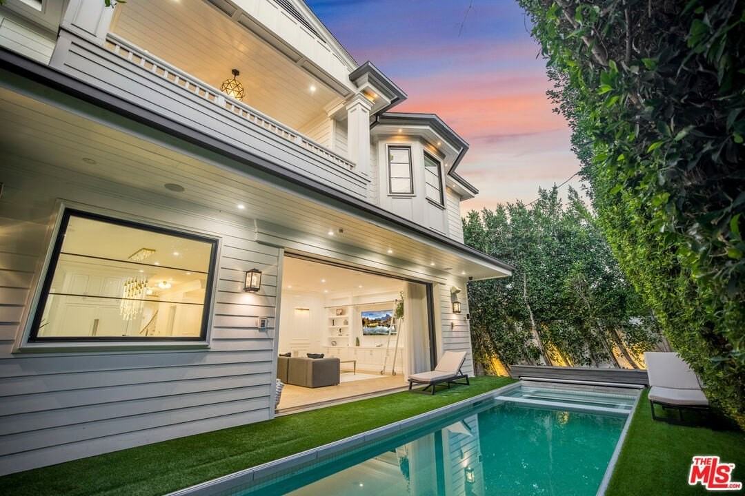 843 North Spaulding Avenue - Photo 2 of 24