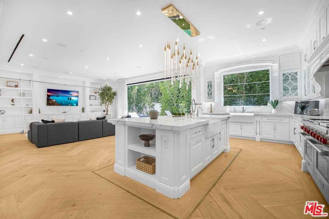 843 North Spaulding Avenue - Photo 7 of 24