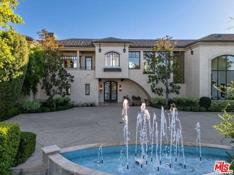 8 Beverly Ridge Terrace - Photo 4 of 50