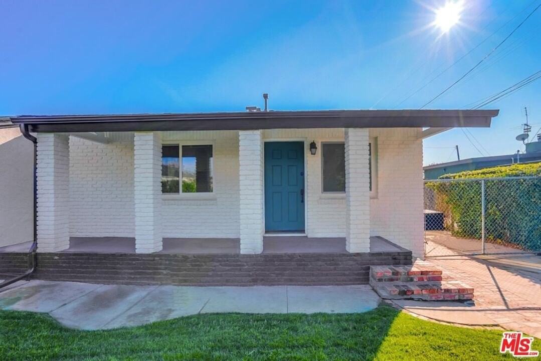 11310 Argan Avenue - Photo 2 of 25