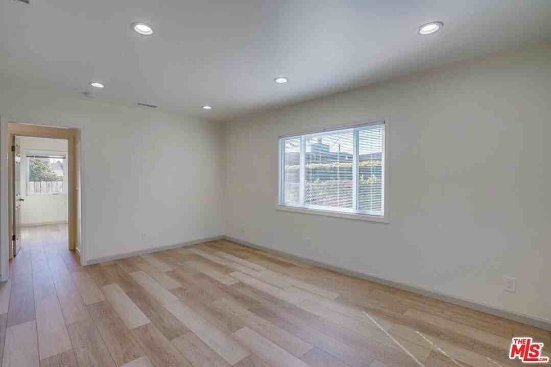 11310 Argan Avenue - Photo 4 of 25