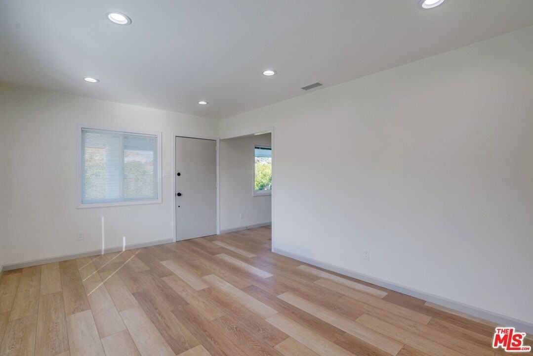 11310 Argan Avenue - Photo 5 of 25