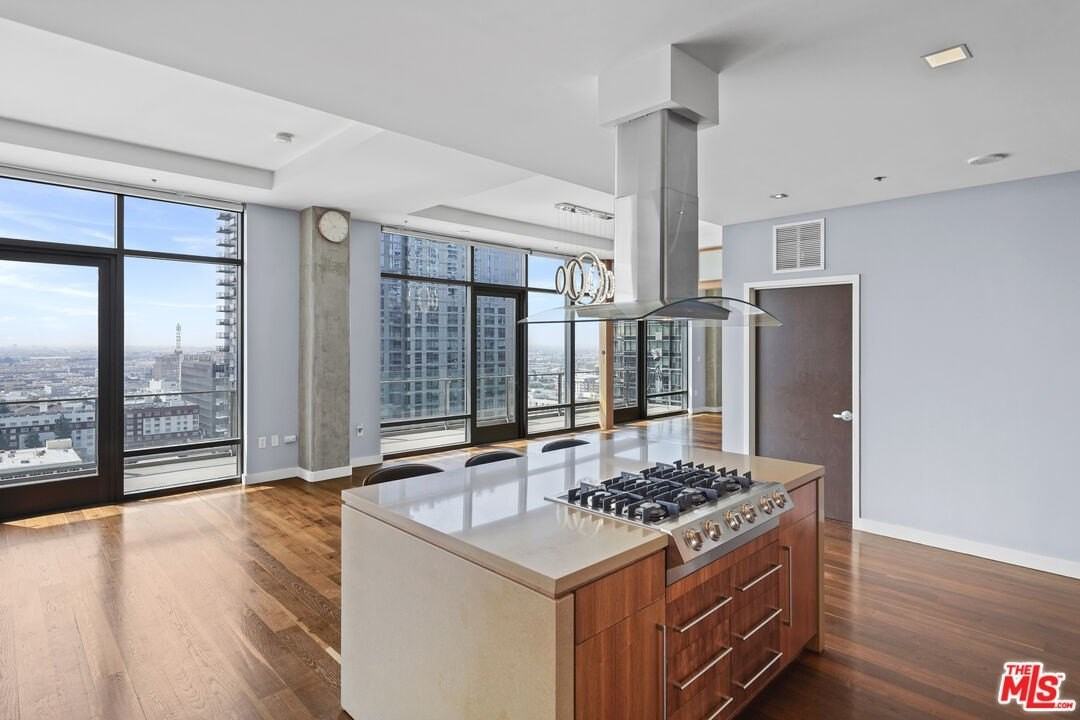 1100 S Hope St Unit Ph205 - Photo 7 of 47