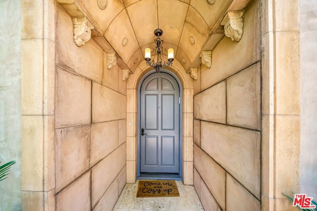 14916 Hesby Street - Photo 3 of 50