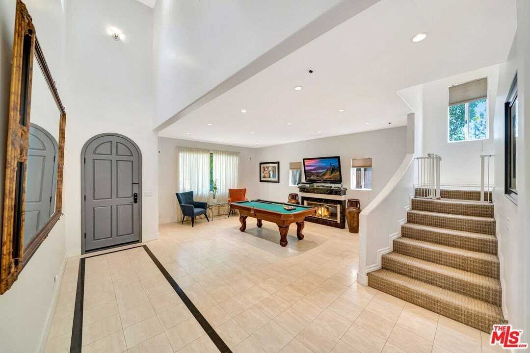 14916 Hesby Street - Photo 4 of 50