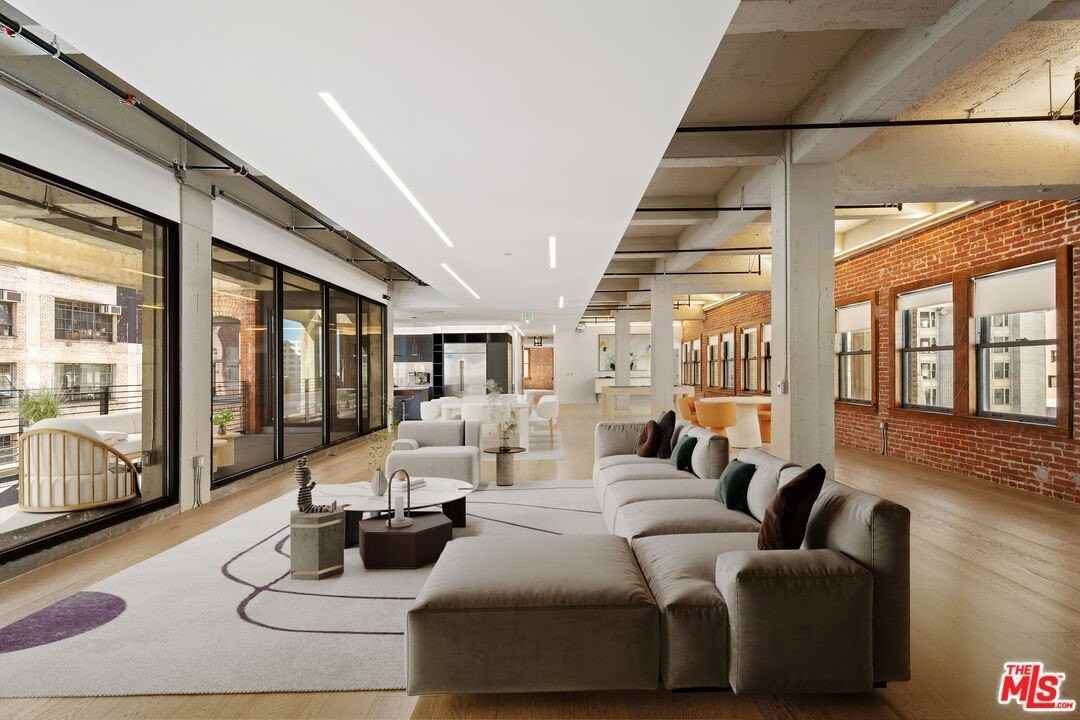 808 South Broadway #7thFL - Photo 2 of 42