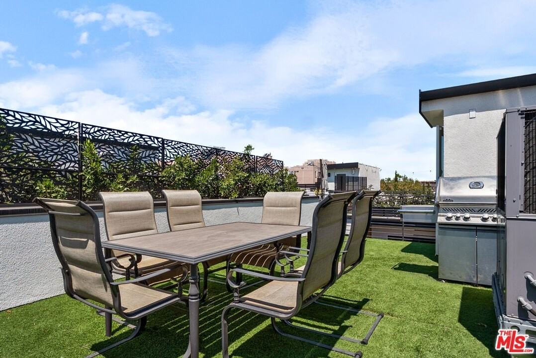 1203 North Thomas Lane - Photo 3 of 17