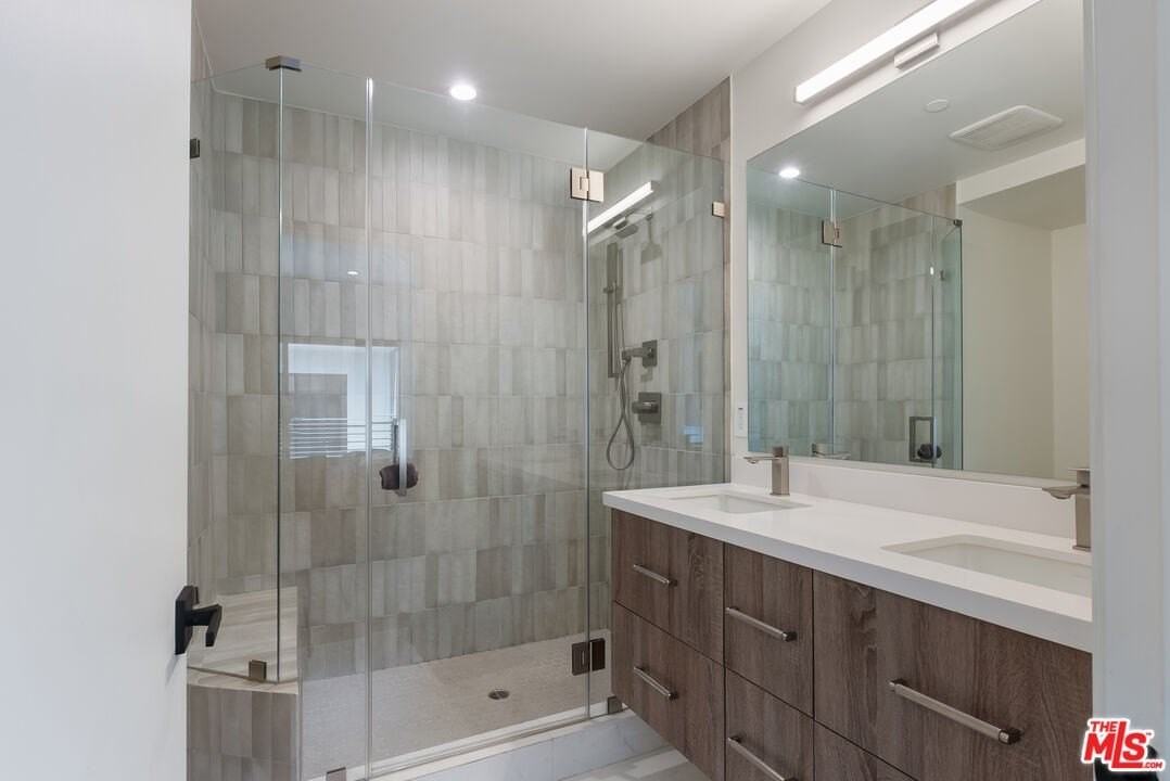 1203 North Thomas Lane - Photo 4 of 17