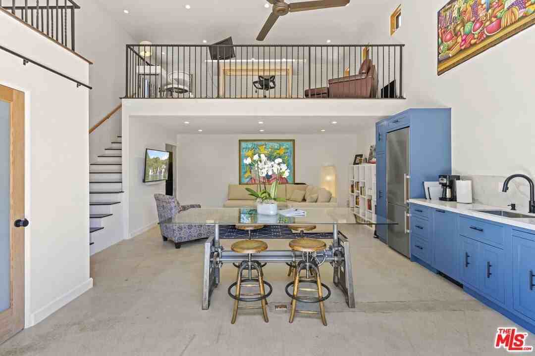 835 North Harper Avenue - Photo 4 of 30