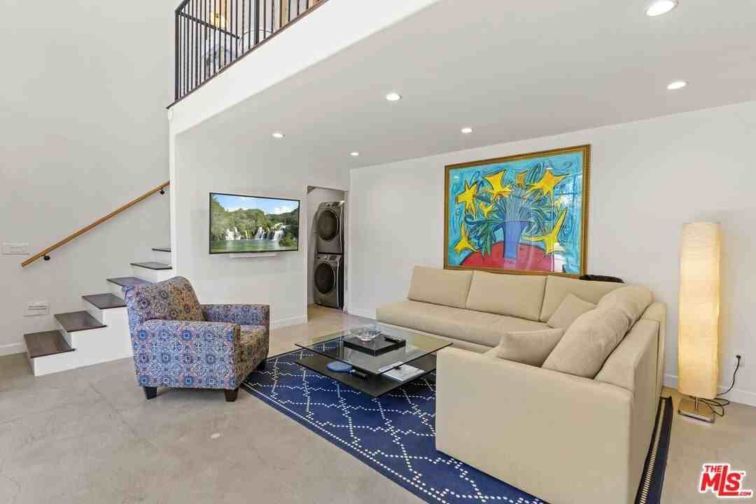 835 North Harper Avenue - Photo 6 of 30