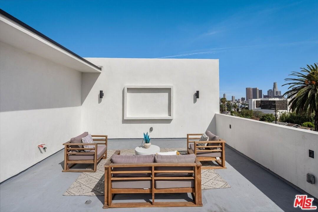 2003 Bellevue Avenue - Photo 3 of 30